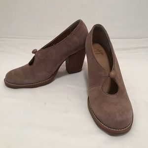 Anthropologie Latigo Flame Suede Pumps Tan Size 8.5